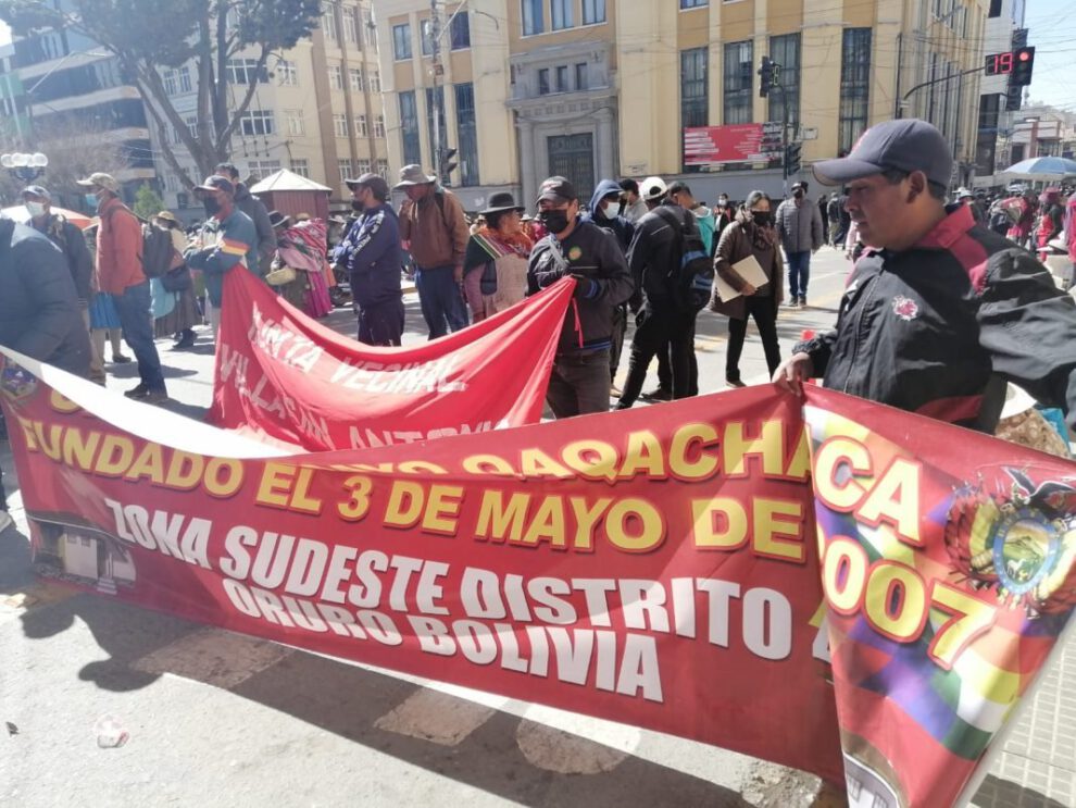 Protestas en Oruro por obras en la urbanización 3 de Mayo