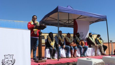 donación de losetas ecológicas por CBN para albergue de animales en Oruro