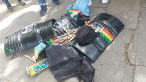 Detención de jóvenes activistas durante marcha