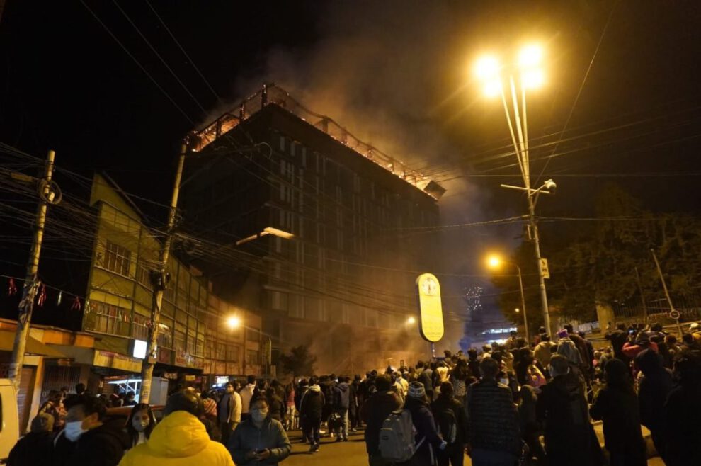 Incendio Mall Gran Vía en La Paz