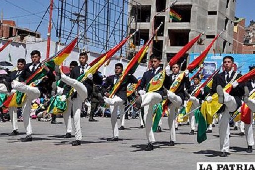 Actos cívicos del 6 de Agosto en Oruro