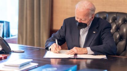 Joe Biden se recupera del Covid-19 y alaba a las vacunas