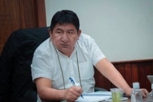 Gobernador Jhonny Mamani en caso de ambulancias