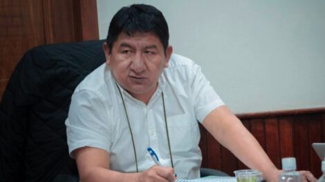 Gobernador Jhonny Mamani en caso de ambulancias
