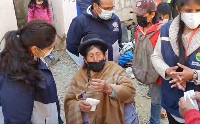 Desalojo erróneo de adulta mayor Agustina Yujra