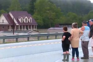inundaciones en Kentucky que dejaron al menos 15 muertos