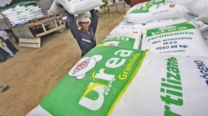 Producción de fertilizante en la nueva planta de urea