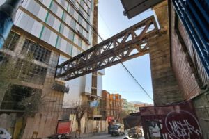 Detención preventiva Mall Gran Vía por daños al Puente Férreo