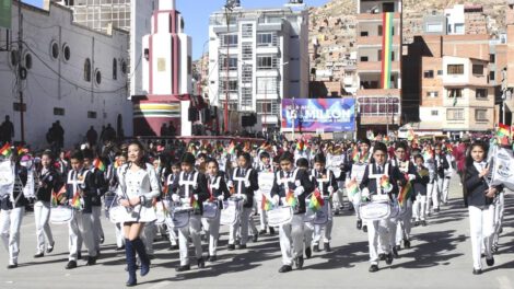 Actos protocolares zonales por el 6 de Agosto