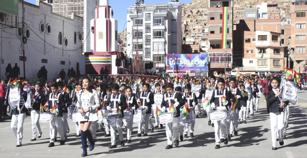 Actos protocolares zonales por el 6 de Agosto