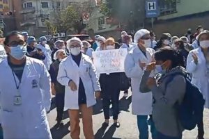 Protesta del sector salud en el Hospital Obrero