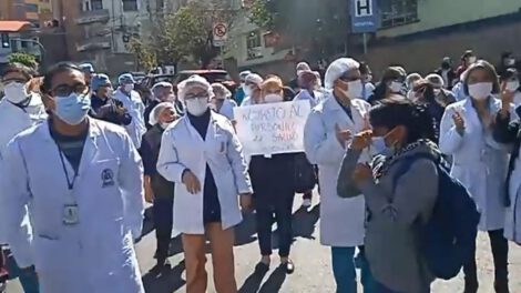 Protesta del sector salud en el Hospital Obrero