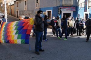 Trabajadores de la EMV bloqueando las calles de Oruro