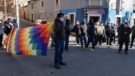 Trabajadores de la EMV bloqueando las calles de Oruro