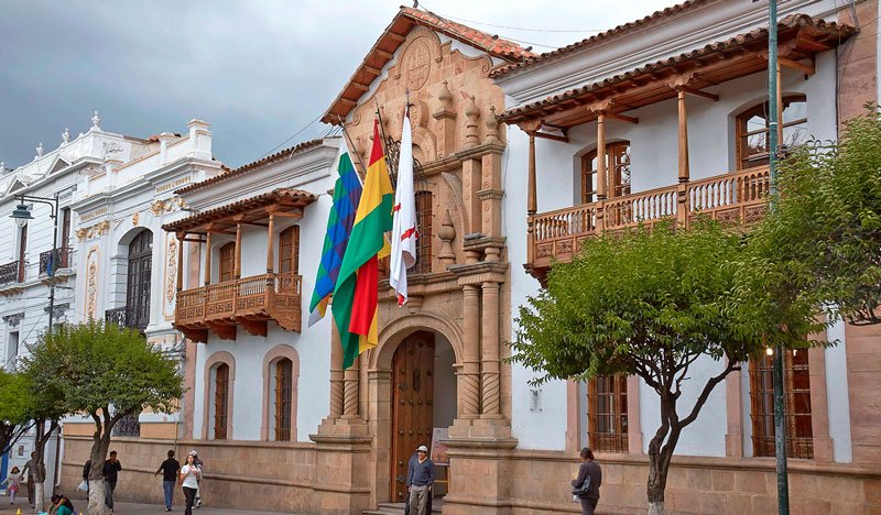 Disturbios en actos cívicos en Sucre