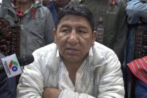 Gobernador de Potosí Jhonny Mamani en rueda de prensa