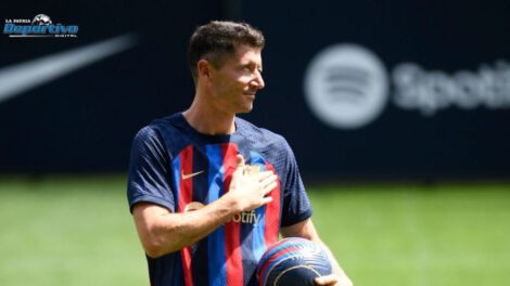 Robert Lewandowski presentado en el Camp Nou