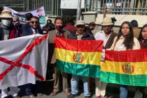 Integrantes del grupo Juristas Independientes presentan reforma judicial al TSE