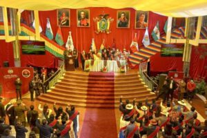 Oruro conmemora Independencia en Sesión de Honor