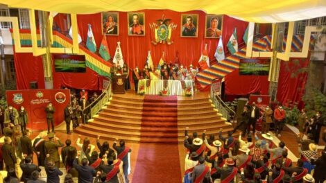 Oruro conmemora Independencia en Sesión de Honor