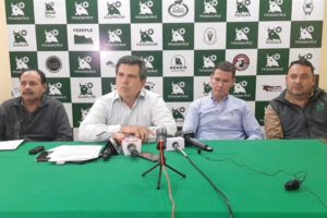 Ganaderos en emergencia por bloqueo de carreteras en Santa Cruz