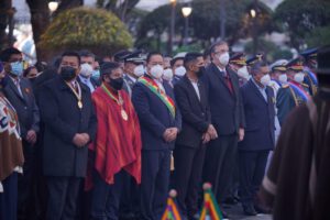 Restricción ingreso plaza 25 de Mayo en homenaje a la independencia de Bolivia