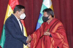 Luis Arce viaja a Colombia para la posesión de Gustavo Petro