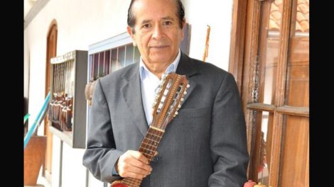 Fallece Ernesto Cavour, maestro del charango boliviano