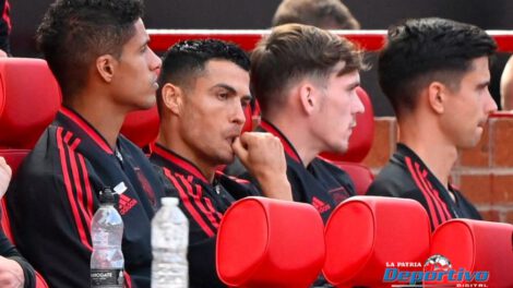 Cristiano Ronaldo no ocultó su molestia de estar en la banca de suplentes