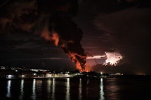 Incendio en Matanzas tras colapso de tanque de combustible