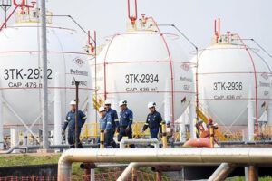 YPFB firma enmienda con Petrobras para mejorar precio de exportación de gas