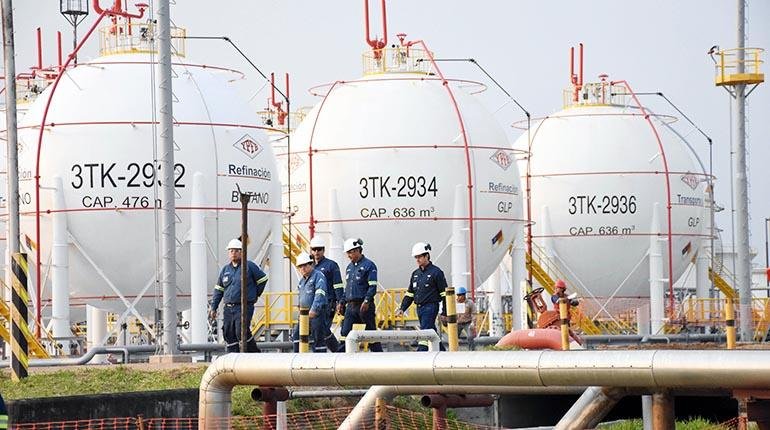 YPFB firma enmienda con Petrobras para mejorar precio de exportación de gas