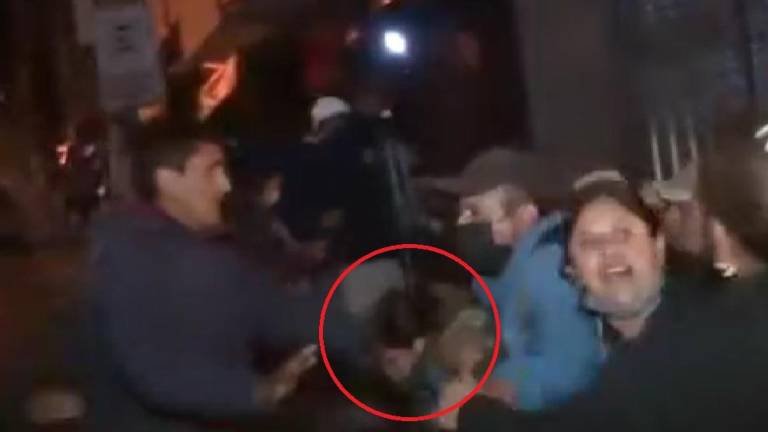 Cocaleros retienen a policía en Villa El Carmen