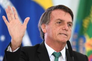 Bolsonaro cuestiona sistema electoral de Brasil