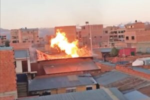 incendio de depósito de alcohol en El Alto