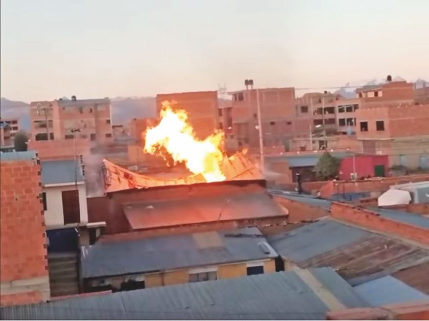 incendio de depósito de alcohol en El Alto