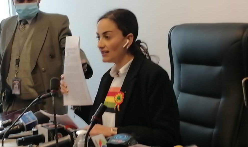 Denuncia a Montaño por tentativa de homicidio