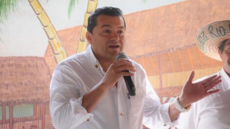 Jhonny Fernández pide a sus secretarios y directores poner a disposición sus cargos