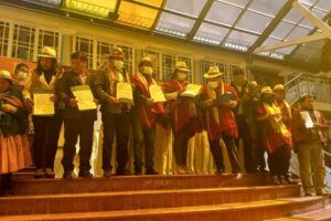Gobernación y FPS firman convenio para ejecución de proyectos en Oruro