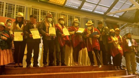 Gobernación y FPS firman convenio para ejecución de proyectos en Oruro