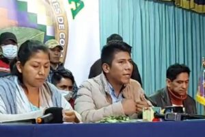 Arnold Alanes durante una conferencia para anunciar su pliego petitorio