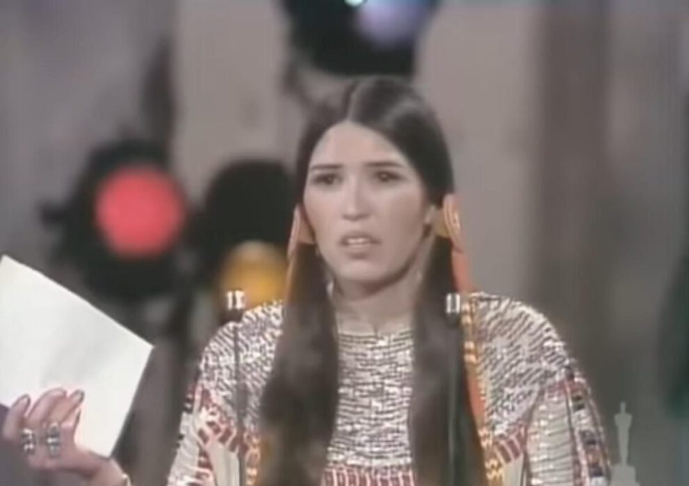 Academia de Hollywood se disculpa con actriz indígena Sacheen Littlefeather