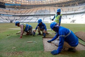 Qatar deporta a trabajadores extranjeros que reclamaron salarios adeudados