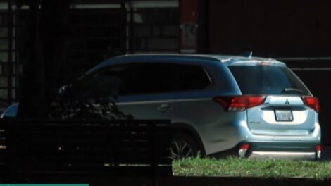 Exjefe policial implicado en tráfico de auto robado