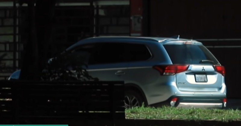 Exjefe policial implicado en tráfico de auto robado