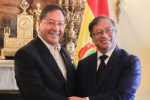 El Presidente Luis Arce junto a su homólogo de Colombia Gustavo Petro apoyando a Cristina Fernández
