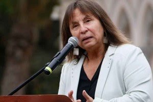 Renuncia ministra de Desarrollo Social en Chile tras comunicarse con líder mapuche