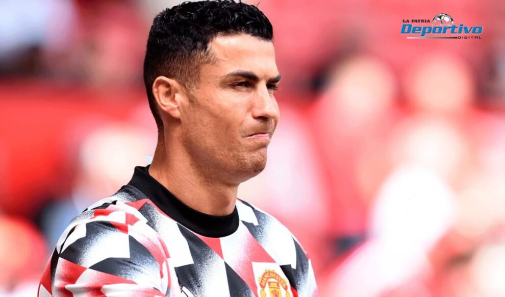 Cristiano Ronaldo busca salir del Manchester United para jugar la Champions League