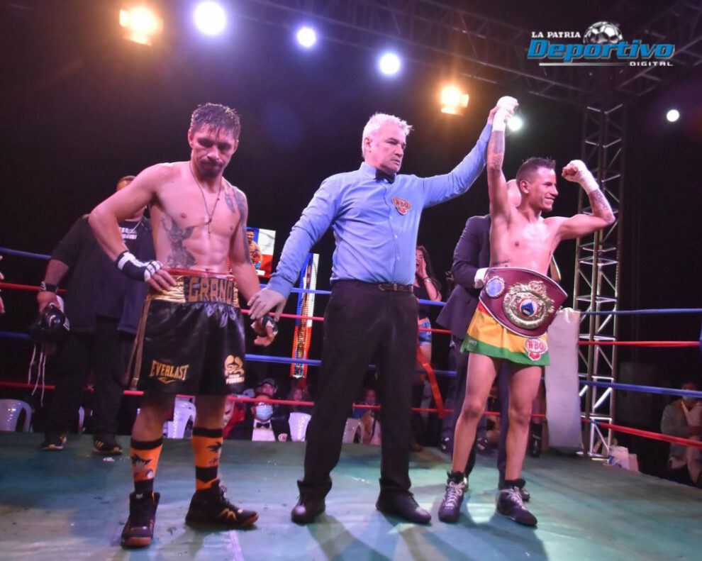 Averanga gana título latino de la OMB-WBO
