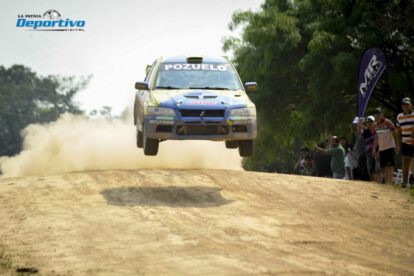 Rally Santa Cruz con Roberto Saba y Mariano Aguilera en el podio